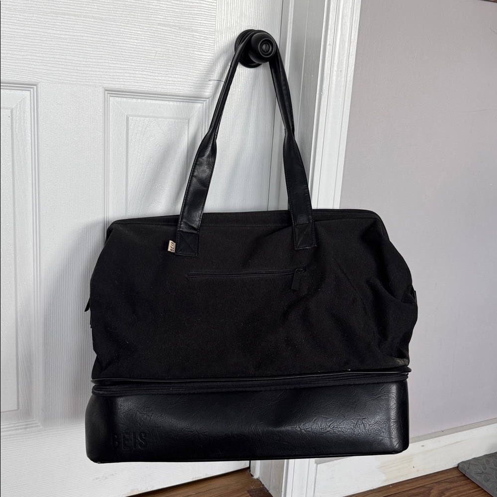 Discount shipping Beis weekender bag standard size black